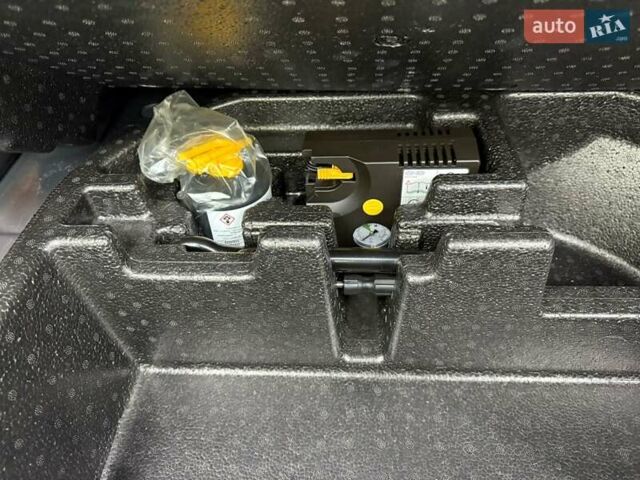 Сірий Хендай Kona Electric, об'ємом двигуна 0 л та пробігом 89 тис. км за 18340 $, фото 32 на Automoto.ua