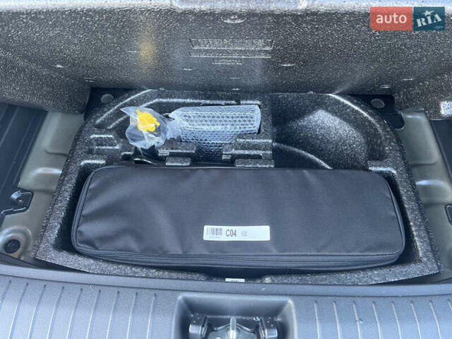 Серый Хендай Kona Electric, объемом двигателя 0 л и пробегом 31 тыс. км за 15450 $, фото 43 на Automoto.ua