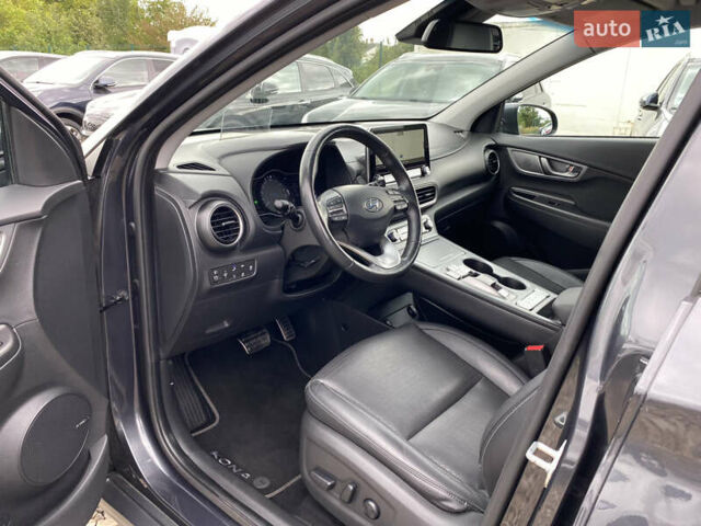 Серый Хендай Kona Electric, объемом двигателя 0 л и пробегом 69 тыс. км за 20400 $, фото 34 на Automoto.ua