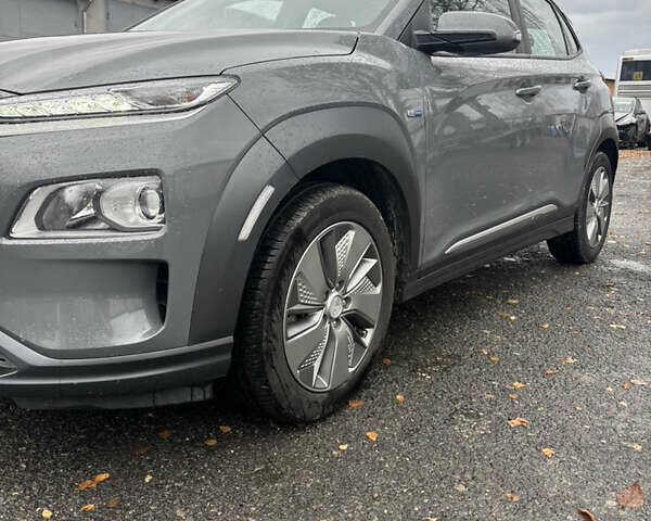 Сірий Хендай Kona Electric, об'ємом двигуна 0 л та пробігом 56 тис. км за 15400 $, фото 1 на Automoto.ua