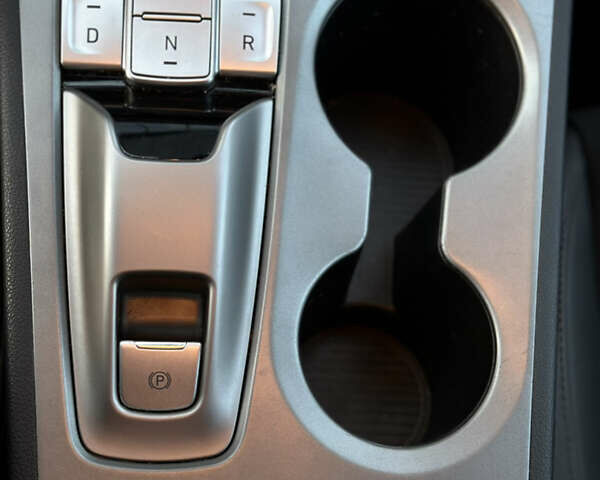 Серый Хендай Kona Electric, объемом двигателя 0 л и пробегом 159 тыс. км за 16900 $, фото 44 на Automoto.ua