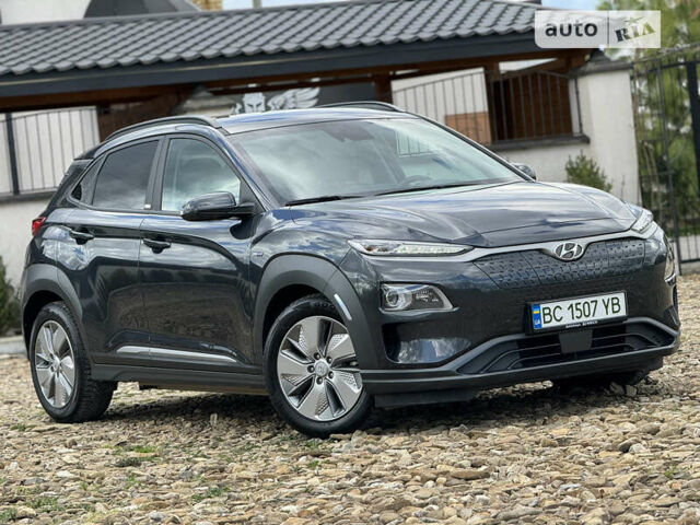 Серый Хендай Kona Electric, объемом двигателя 0 л и пробегом 52 тыс. км за 20800 $, фото 7 на Automoto.ua