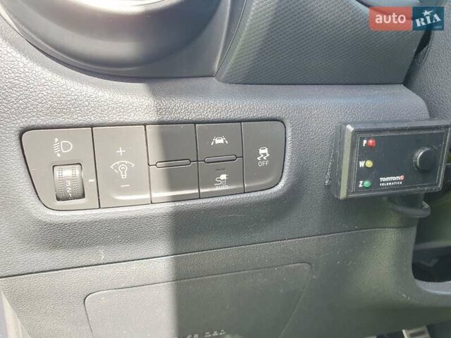 Серый Хендай Kona Electric, объемом двигателя 0 л и пробегом 135 тыс. км за 17100 $, фото 30 на Automoto.ua