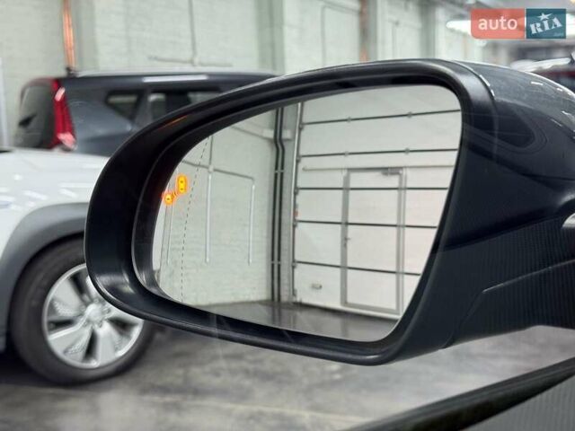 Сірий Хендай Kona Electric, об'ємом двигуна 0 л та пробігом 89 тис. км за 18340 $, фото 8 на Automoto.ua