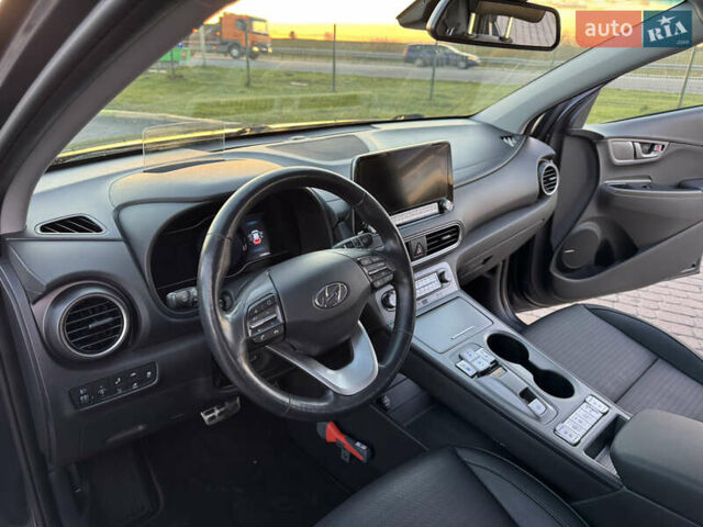 Сірий Хендай Kona Electric, об'ємом двигуна 0 л та пробігом 114 тис. км за 17999 $, фото 25 на Automoto.ua