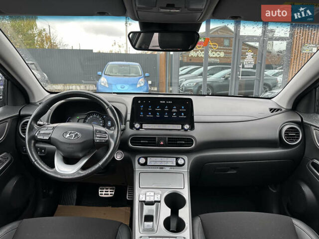Серый Хендай Kona Electric, объемом двигателя 0 л и пробегом 167 тыс. км за 17700 $, фото 30 на Automoto.ua