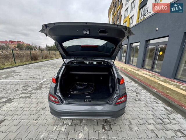 Сірий Хендай Kona Electric, об'ємом двигуна 0 л та пробігом 78 тис. км за 18900 $, фото 16 на Automoto.ua