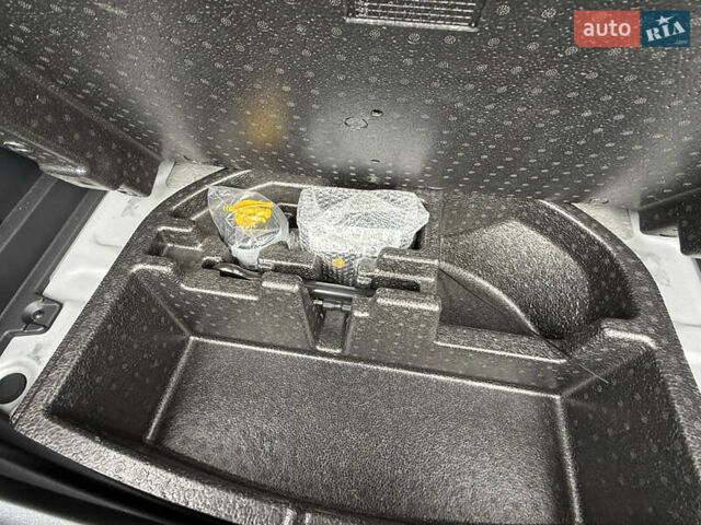 Серый Хендай Kona Electric, объемом двигателя 0 л и пробегом 26 тыс. км за 18850 $, фото 53 на Automoto.ua