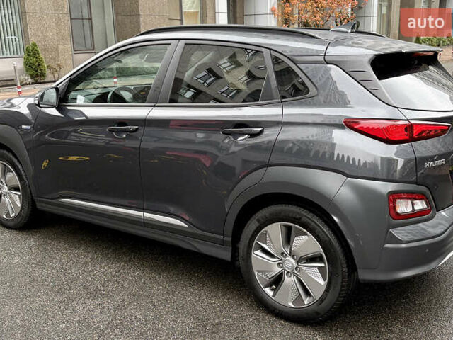 Серый Хендай Kona Electric, объемом двигателя 0 л и пробегом 130 тыс. км за 18500 $, фото 5 на Automoto.ua