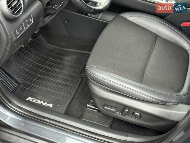 Серый Хендай Kona Electric, объемом двигателя 0 л и пробегом 167 тыс. км за 17700 $, фото 47 на Automoto.ua