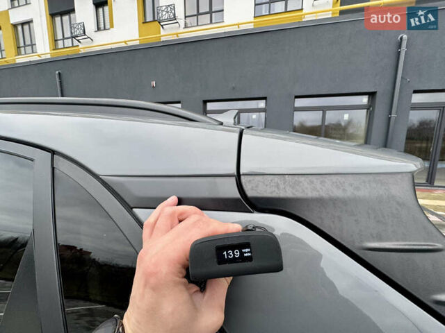 Сірий Хендай Kona Electric, об'ємом двигуна 0 л та пробігом 78 тис. км за 18900 $, фото 78 на Automoto.ua