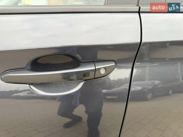 Серый Хендай Kona Electric, объемом двигателя 0 л и пробегом 52 тыс. км за 19000 $, фото 38 на Automoto.ua