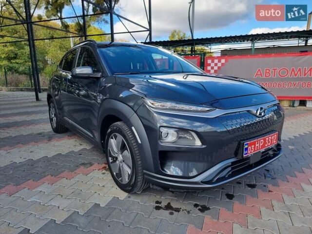 Серый Хендай Kona Electric, объемом двигателя 0 л и пробегом 42 тыс. км за 16200 $, фото 2 на Automoto.ua