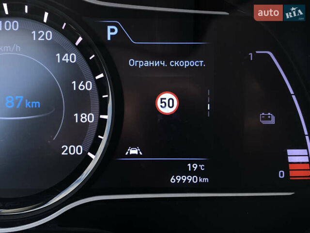 Серый Хендай Kona Electric, объемом двигателя 0 л и пробегом 69 тыс. км за 20400 $, фото 49 на Automoto.ua