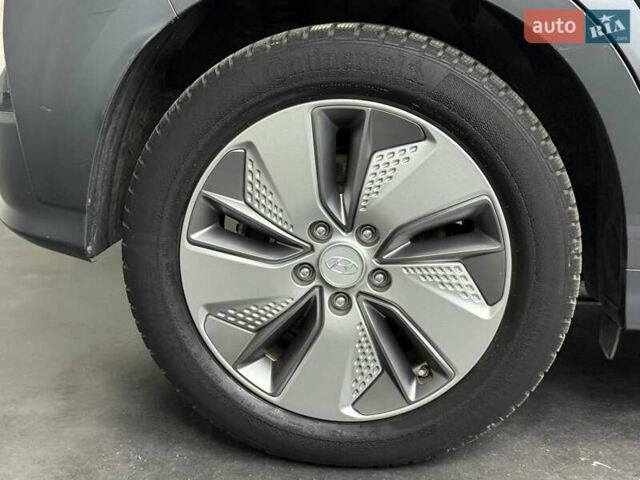 Сірий Хендай Kona Electric, об'ємом двигуна 0 л та пробігом 71 тис. км за 18465 $, фото 27 на Automoto.ua