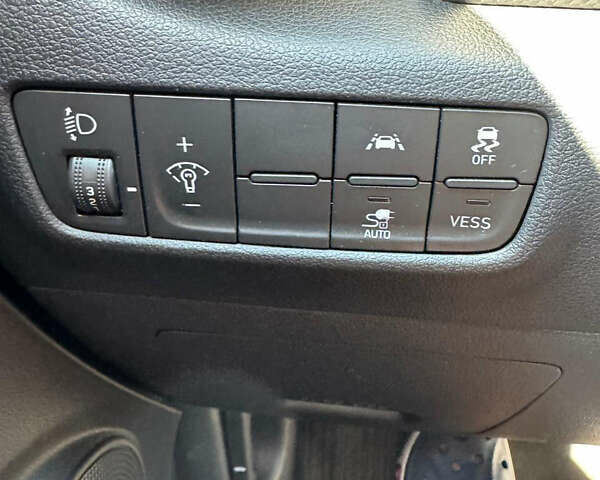 Серый Хендай Kona Electric, объемом двигателя 0 л и пробегом 44 тыс. км за 13400 $, фото 20 на Automoto.ua