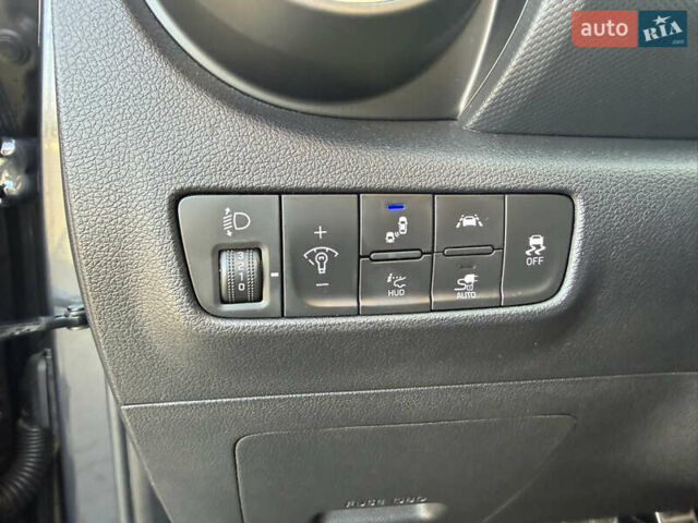 Серый Хендай Kona Electric, объемом двигателя 0 л и пробегом 69 тыс. км за 19300 $, фото 23 на Automoto.ua