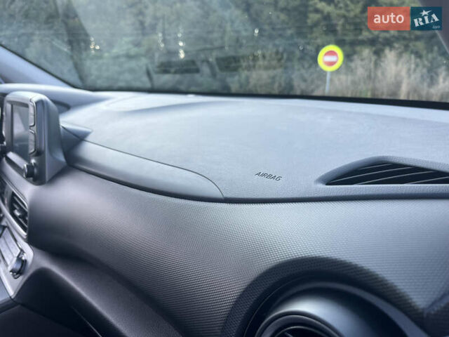 Сірий Хендай Kona Electric, об'ємом двигуна 0 л та пробігом 31 тис. км за 15500 $, фото 27 на Automoto.ua