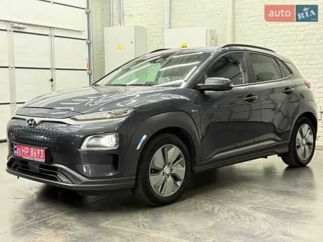 Сірий Хендай Kona Electric, об'ємом двигуна 0 л та пробігом 71 тис. км за 18465 $, фото 3 на Automoto.ua
