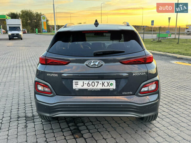 Сірий Хендай Kona Electric, об'ємом двигуна 0 л та пробігом 114 тис. км за 17999 $, фото 12 на Automoto.ua