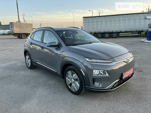 Серый Хендай Kona Electric, объемом двигателя 0 л и пробегом 30 тыс. км за 16900 $, фото 67 на Automoto.ua