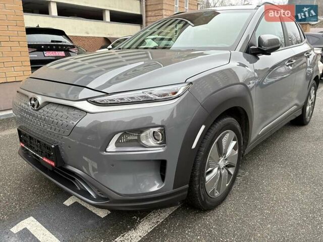 Серый Хендай Kona Electric, объемом двигателя 0 л и пробегом 78 тыс. км за 19500 $, фото 24 на Automoto.ua