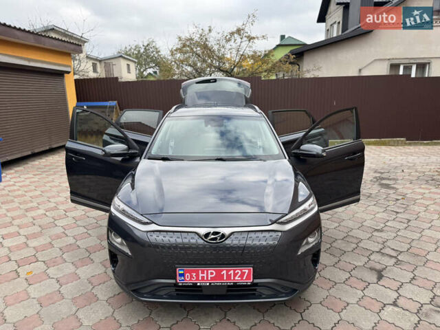 Серый Хендай Kona Electric, объемом двигателя 0 л и пробегом 106 тыс. км за 15999 $, фото 23 на Automoto.ua
