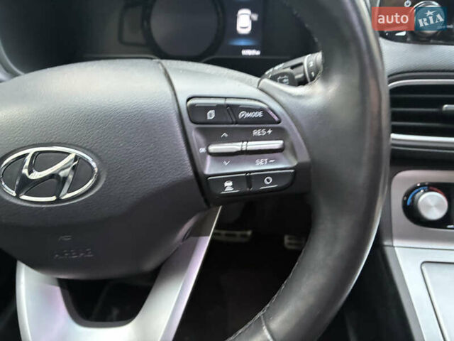 Серый Хендай Kona Electric, объемом двигателя 0 л и пробегом 117 тыс. км за 18800 $, фото 22 на Automoto.ua