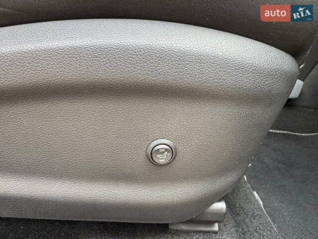 Серый Хендай Kona Electric, объемом двигателя 0 л и пробегом 106 тыс. км за 15999 $, фото 18 на Automoto.ua