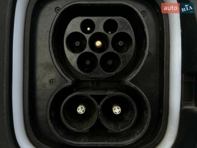 Сірий Хендай Kona Electric, об'ємом двигуна 0 л та пробігом 76 тис. км за 20500 $, фото 20 на Automoto.ua