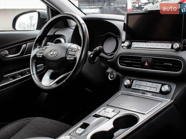 Сірий Хендай Kona Electric, об'ємом двигуна 0 л та пробігом 26 тис. км за 16300 $, фото 51 на Automoto.ua