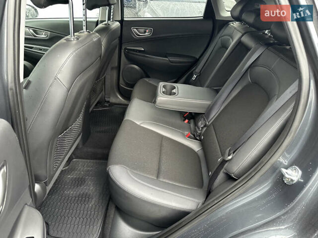 Серый Хендай Kona Electric, объемом двигателя 0 л и пробегом 167 тыс. км за 17700 $, фото 65 на Automoto.ua