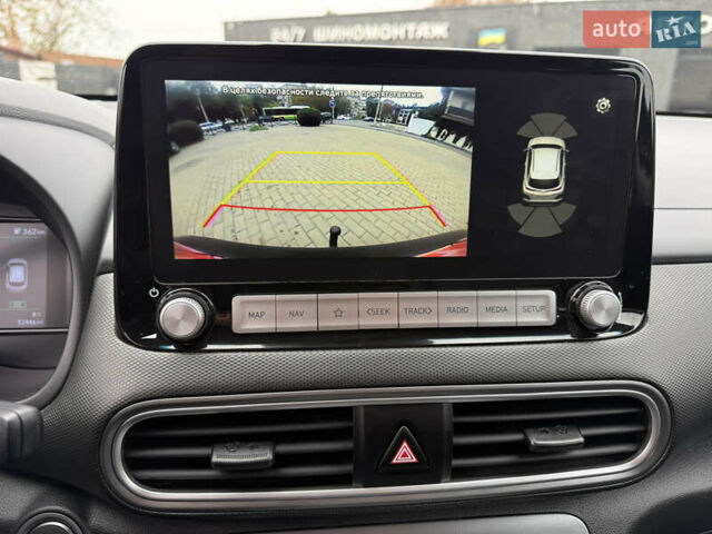 Серый Хендай Kona Electric, объемом двигателя 0 л и пробегом 52 тыс. км за 19000 $, фото 21 на Automoto.ua