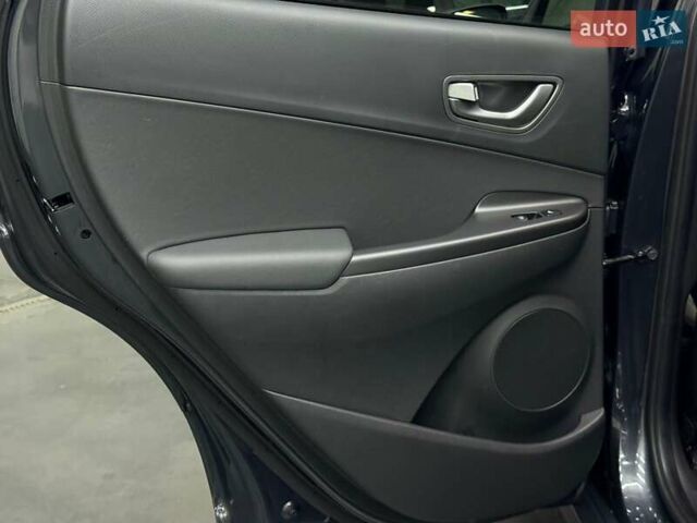 Сірий Хендай Kona Electric, об'ємом двигуна 0 л та пробігом 89 тис. км за 18340 $, фото 27 на Automoto.ua