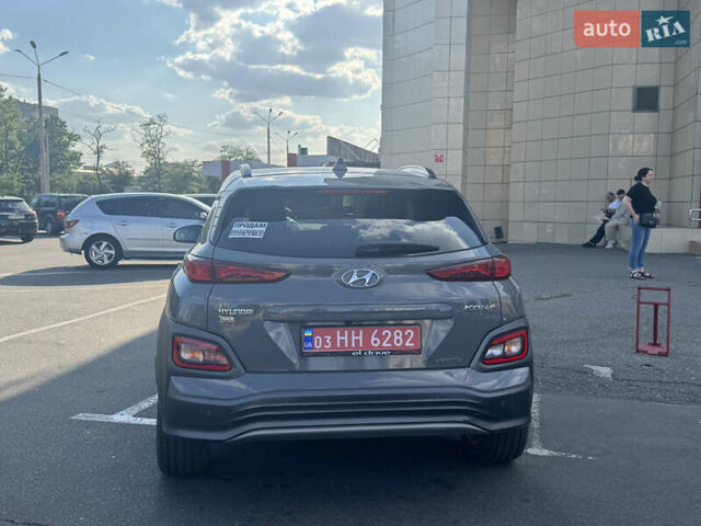 Серый Хендай Kona Electric, объемом двигателя 0 л и пробегом 135 тыс. км за 18999 $, фото 3 на Automoto.ua
