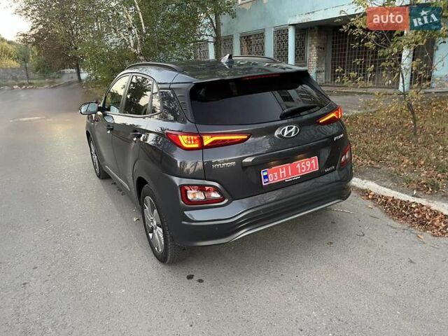 Сірий Хендай Kona Electric, об'ємом двигуна 0 л та пробігом 138 тис. км за 17500 $, фото 5 на Automoto.ua