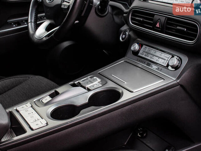 Сірий Хендай Kona Electric, об'ємом двигуна 0 л та пробігом 26 тис. км за 16300 $, фото 55 на Automoto.ua