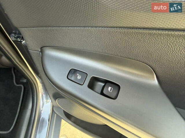 Серый Хендай Kona Electric, объемом двигателя 0 л и пробегом 69 тыс. км за 19300 $, фото 27 на Automoto.ua