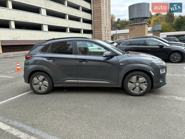 Серый Хендай Kona Electric, объемом двигателя 0 л и пробегом 117 тыс. км за 18800 $, фото 4 на Automoto.ua