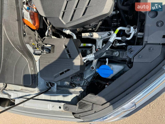 Серый Хендай Kona Electric, объемом двигателя 0 л и пробегом 44 тыс. км за 13400 $, фото 9 на Automoto.ua