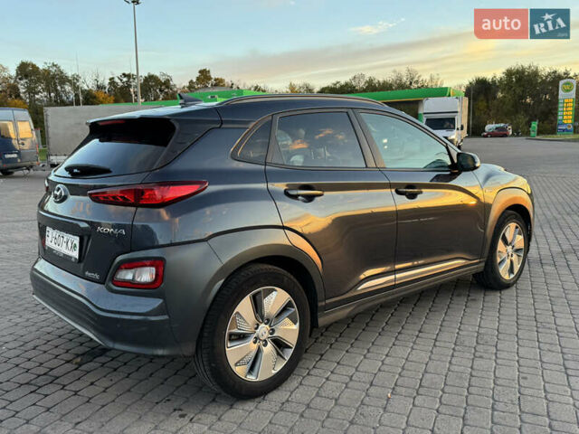Сірий Хендай Kona Electric, об'ємом двигуна 0 л та пробігом 114 тис. км за 17999 $, фото 9 на Automoto.ua