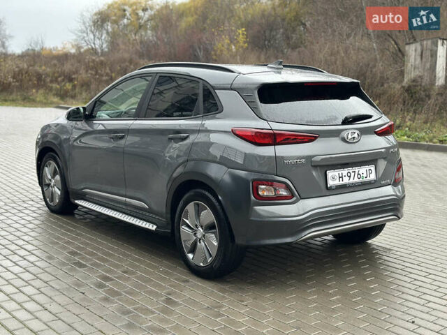 Серый Хендай Kona Electric, объемом двигателя 0 л и пробегом 158 тыс. км за 16300 $, фото 7 на Automoto.ua