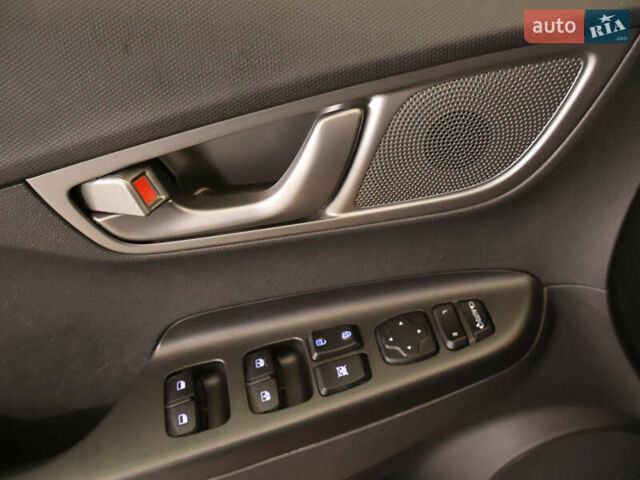 Серый Хендай Kona Electric, объемом двигателя 0 л и пробегом 155 тыс. км за 17400 $, фото 14 на Automoto.ua