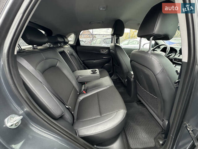 Серый Хендай Kona Electric, объемом двигателя 0 л и пробегом 167 тыс. км за 17700 $, фото 29 на Automoto.ua