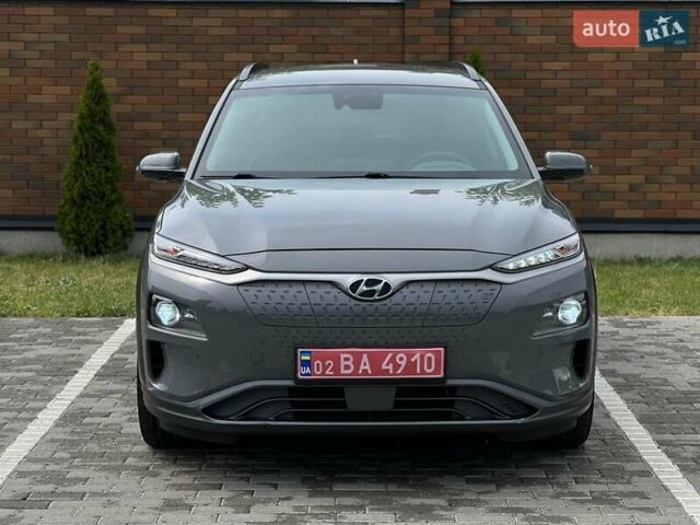 Серый Хендай Kona Electric, объемом двигателя 0 л и пробегом 117 тыс. км за 17990 $, фото 8 на Automoto.ua