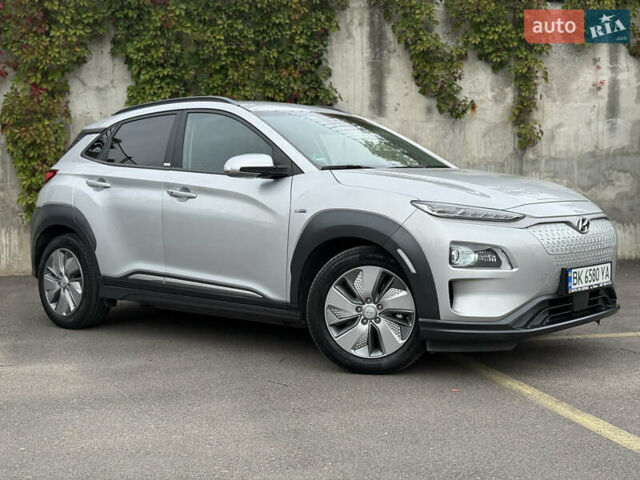 Серый Хендай Kona Electric, объемом двигателя 0 л и пробегом 26 тыс. км за 18850 $, фото 13 на Automoto.ua