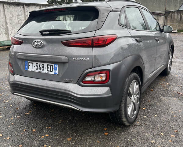 Сірий Хендай Kona Electric, об'ємом двигуна 0 л та пробігом 56 тис. км за 15400 $, фото 7 на Automoto.ua