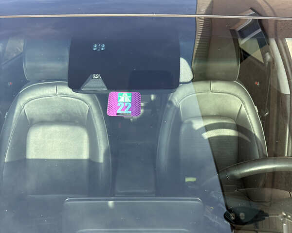 Серый Хендай Kona Electric, объемом двигателя 0 л и пробегом 130 тыс. км за 18500 $, фото 48 на Automoto.ua