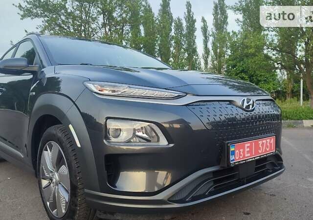 Серый Хендай Kona Electric, объемом двигателя 0 л и пробегом 88 тыс. км за 17099 $, фото 8 на Automoto.ua