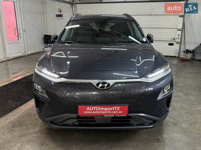 Серый Хендай Kona Electric, объемом двигателя 0 л и пробегом 36 тыс. км за 20700 $, фото 25 на Automoto.ua